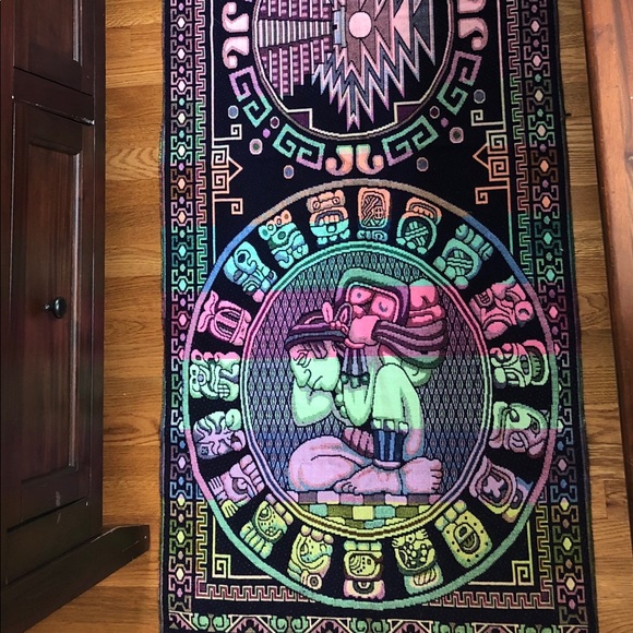 Table Runner - Picture 2 of 4